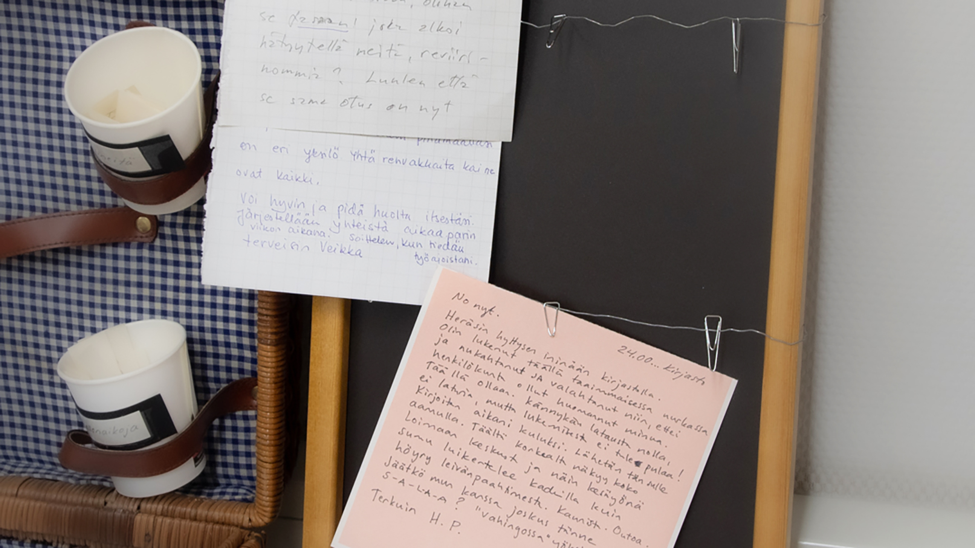 Esille asetettuja kirjeitä.